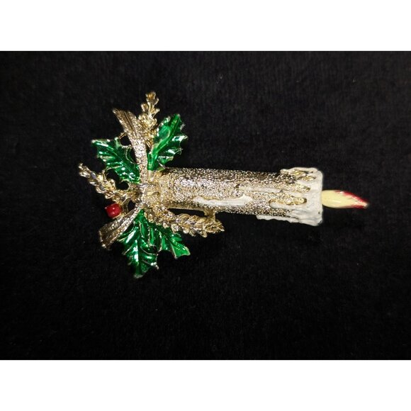 Vintage Gerrys Christmas Candle Brooch Gold Tone Textured Green Holly Pin - Picture 3 of 9